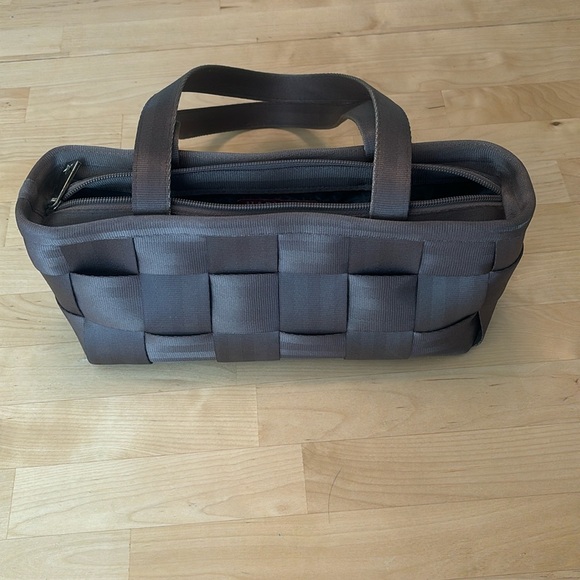 Harvey's seatbelt purse, excellent condition, brown